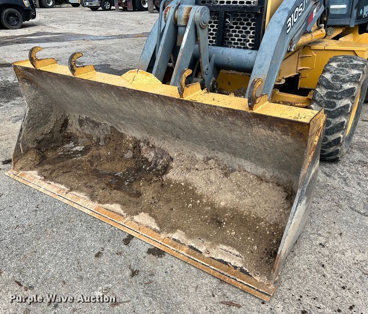 image for item EJ2851 2011 John Deere  310SJ backhoe