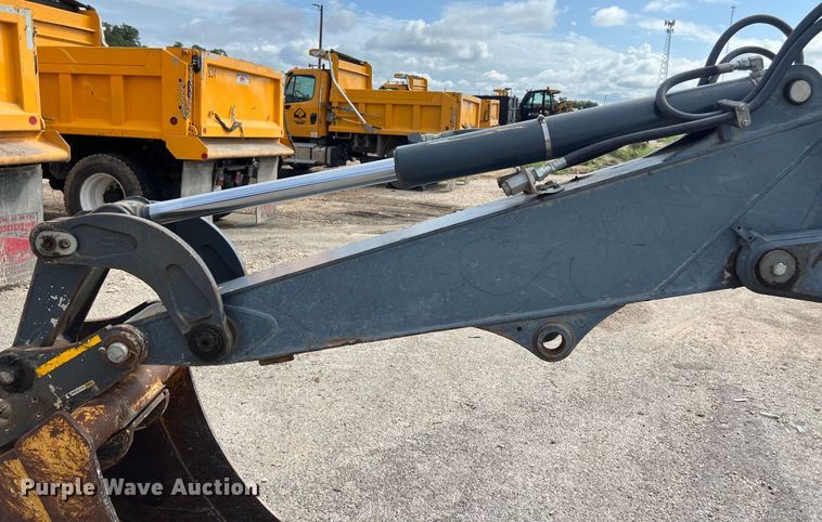 image for item EJ2851 2011 John Deere  310SJ backhoe