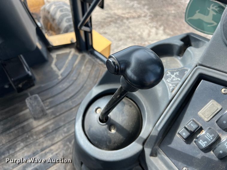 image for item EJ2851 2011 John Deere  310SJ backhoe