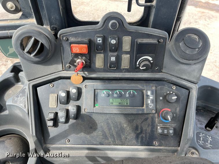 image for item EJ2851 2011 John Deere  310SJ backhoe