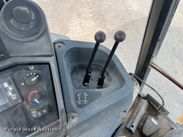 image for item EJ2851 2011 John Deere  310SJ backhoe