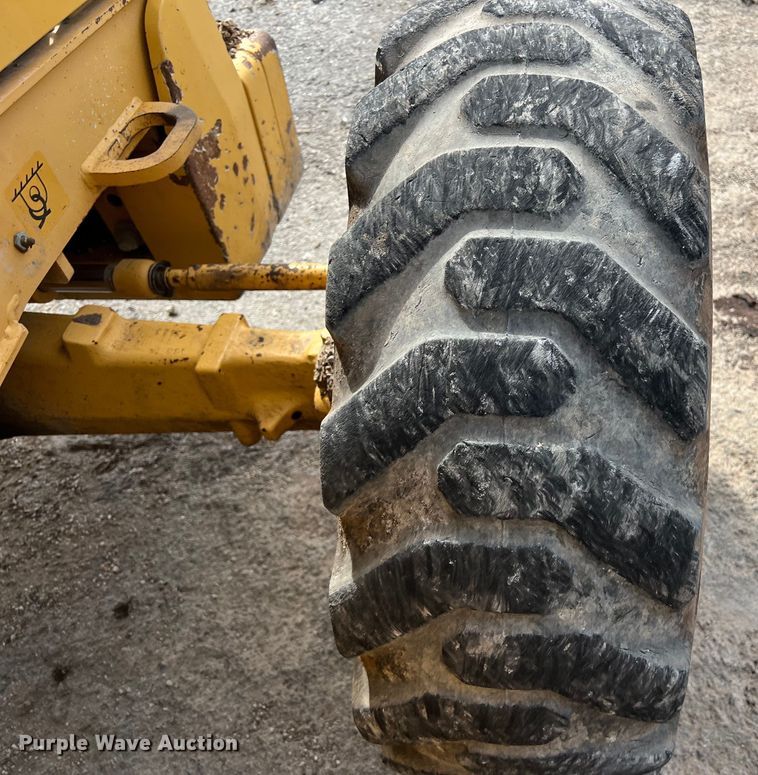 image for item EJ2851 2011 John Deere  310SJ backhoe