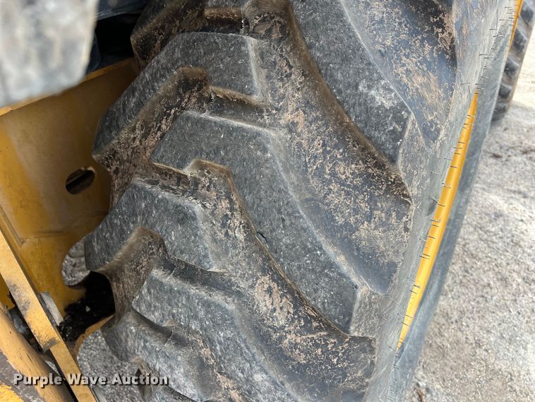 image for item EJ2851 2011 John Deere  310SJ backhoe