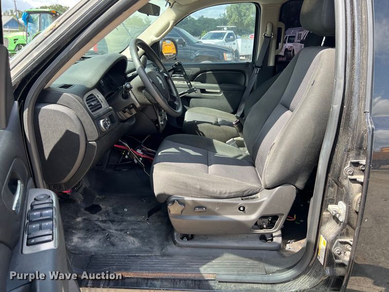 image for item EJ2852 2010 Chevrolet  Tahoe SUV