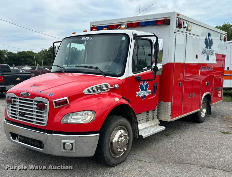 image for item EJ4452 2004 Freightliner  Business Class M2 ambulance