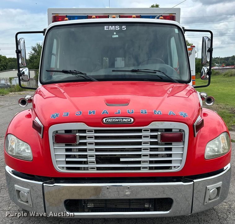 image for item EJ4452 2004 Freightliner  Business Class M2 ambulance