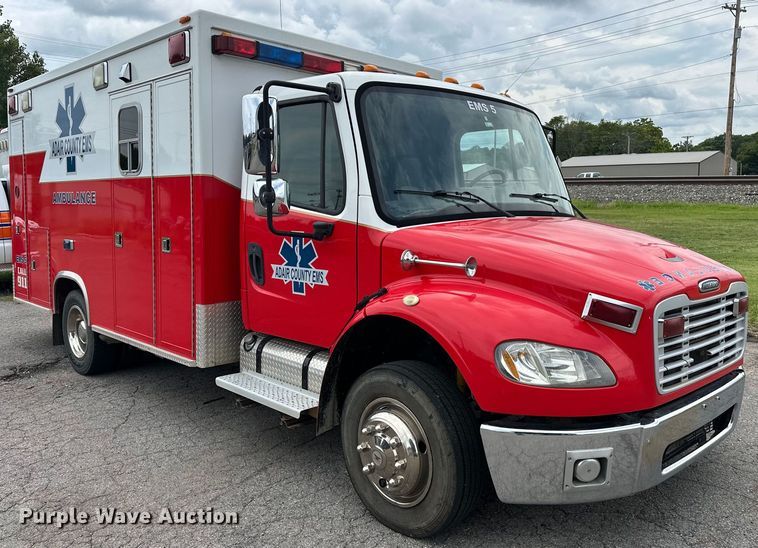 image for item EJ4452 2004 Freightliner  Business Class M2 ambulance