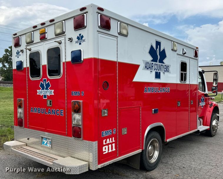 image for item EJ4452 2004 Freightliner  Business Class M2 ambulance