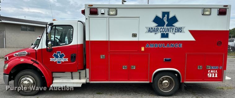 image for item EJ4452 2004 Freightliner  Business Class M2 ambulance