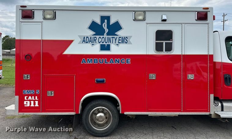 image for item EJ4452 2004 Freightliner  Business Class M2 ambulance