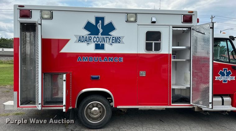 image for item EJ4452 2004 Freightliner  Business Class M2 ambulance