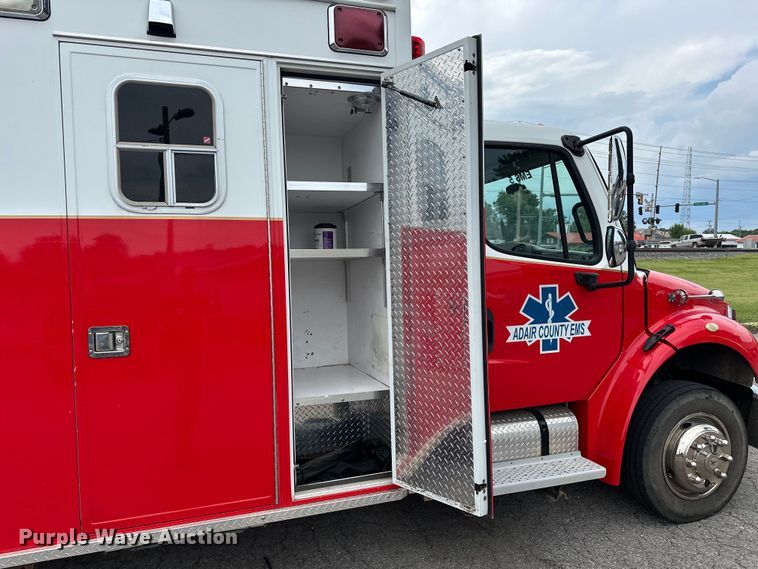 image for item EJ4452 2004 Freightliner  Business Class M2 ambulance