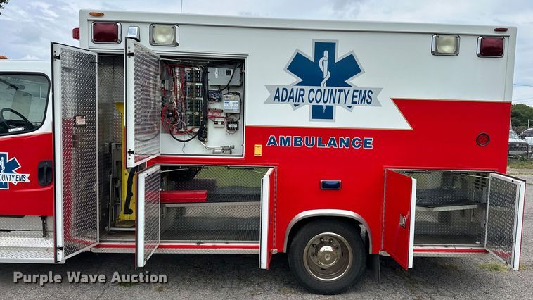 image for item EJ4452 2004 Freightliner  Business Class M2 ambulance
