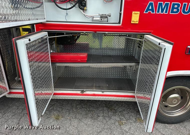 image for item EJ4452 2004 Freightliner  Business Class M2 ambulance