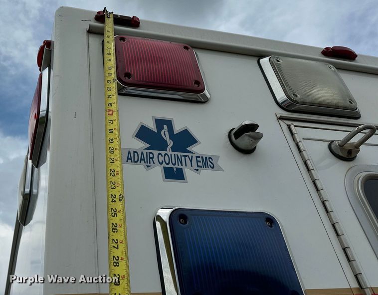 image for item EJ4452 2004 Freightliner  Business Class M2 ambulance