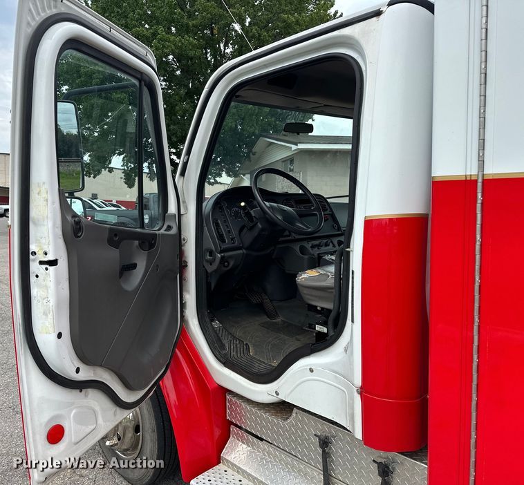 image for item EJ4452 2004 Freightliner  Business Class M2 ambulance