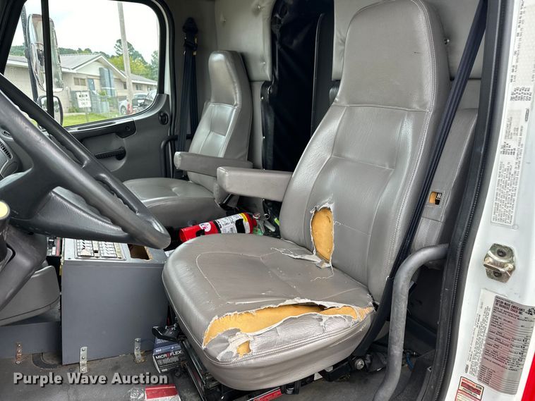 image for item EJ4452 2004 Freightliner  Business Class M2 ambulance