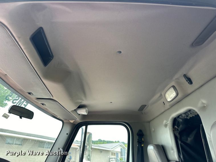 image for item EJ4452 2004 Freightliner  Business Class M2 ambulance