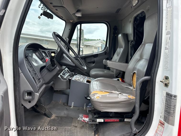 image for item EJ4452 2004 Freightliner  Business Class M2 ambulance