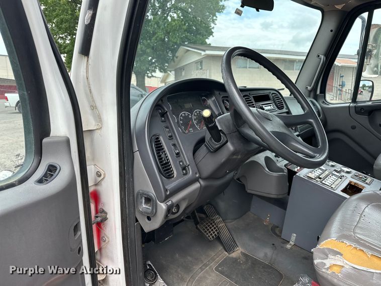 image for item EJ4452 2004 Freightliner  Business Class M2 ambulance