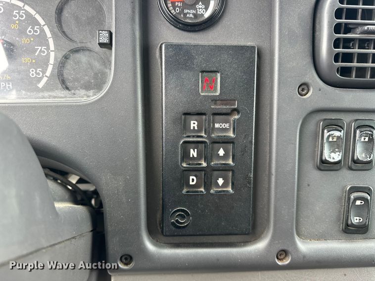 image for item EJ4452 2004 Freightliner  Business Class M2 ambulance