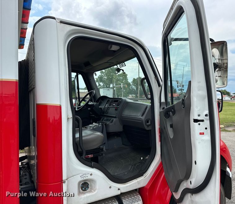 image for item EJ4452 2004 Freightliner  Business Class M2 ambulance