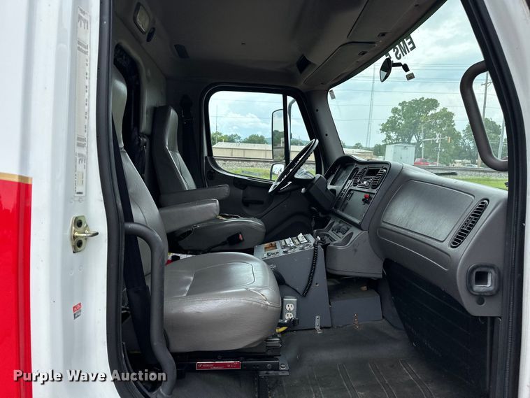 image for item EJ4452 2004 Freightliner  Business Class M2 ambulance