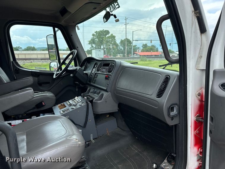 image for item EJ4452 2004 Freightliner  Business Class M2 ambulance