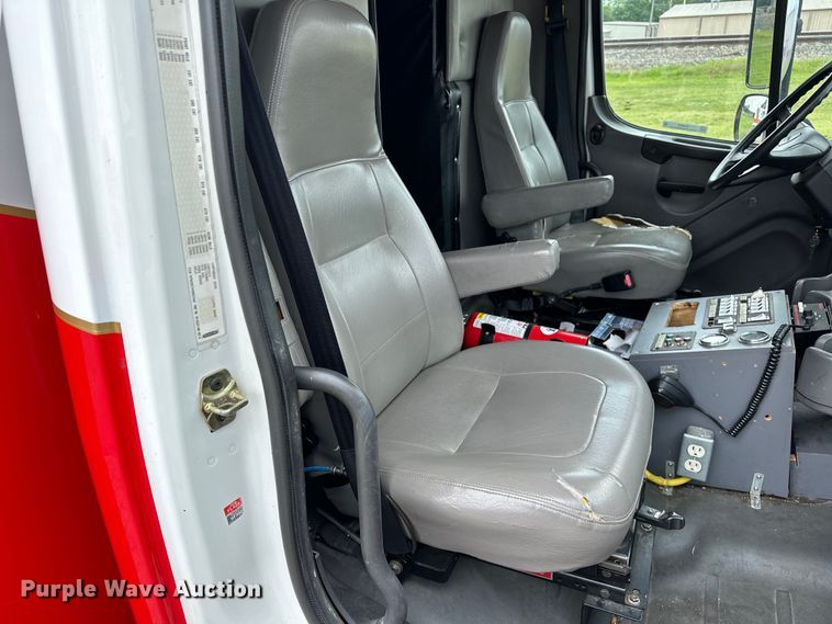 image for item EJ4452 2004 Freightliner  Business Class M2 ambulance