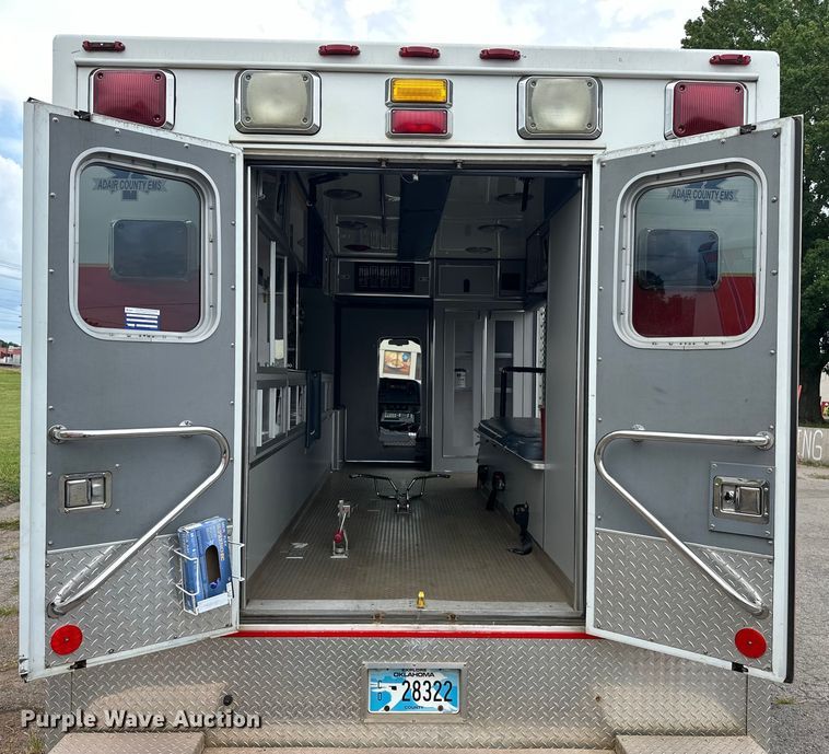image for item EJ4452 2004 Freightliner  Business Class M2 ambulance