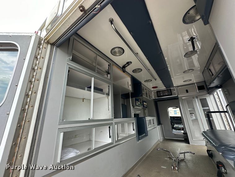 image for item EJ4452 2004 Freightliner  Business Class M2 ambulance