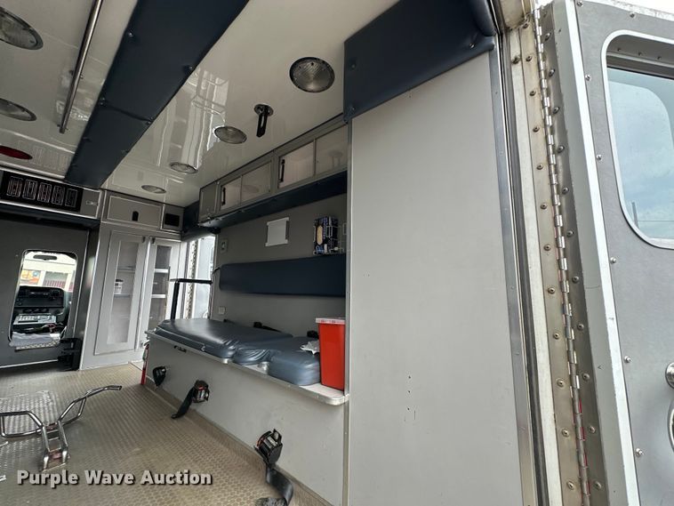 image for item EJ4452 2004 Freightliner  Business Class M2 ambulance