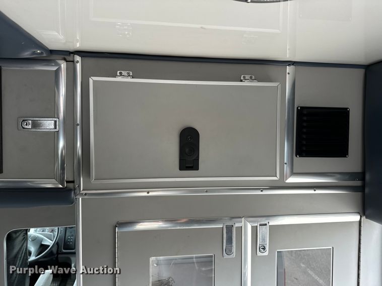 image for item EJ4452 2004 Freightliner  Business Class M2 ambulance