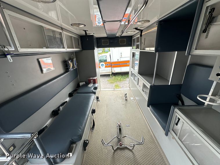 image for item EJ4452 2004 Freightliner  Business Class M2 ambulance