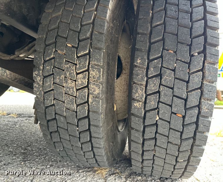 image for item EJ4452 2004 Freightliner  Business Class M2 ambulance