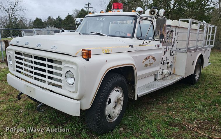 image for item EJ5781 1974 Ford F750 pumper fire truck