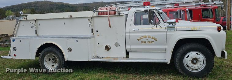 image for item EJ5781 1974 Ford F750 pumper fire truck