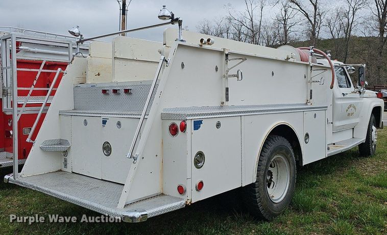 image for item EJ5781 1974 Ford F750 pumper fire truck