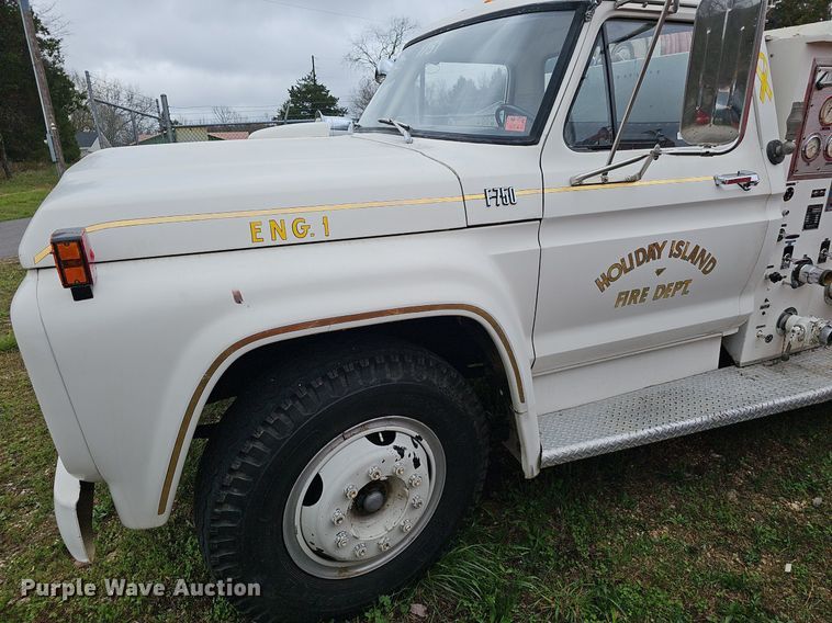 image for item EJ5781 1974 Ford F750 pumper fire truck