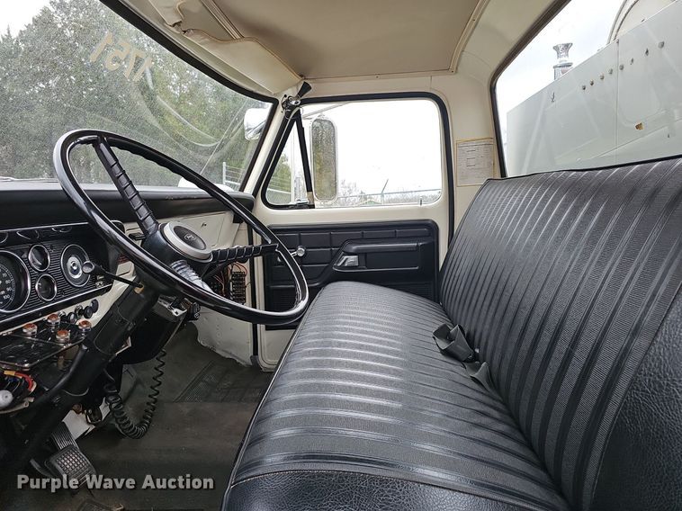 image for item EJ5781 1974 Ford F750 pumper fire truck