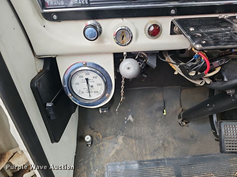 image for item EJ5781 1974 Ford F750 pumper fire truck