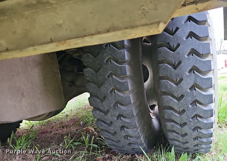 image for item EJ5781 1974 Ford F750 pumper fire truck