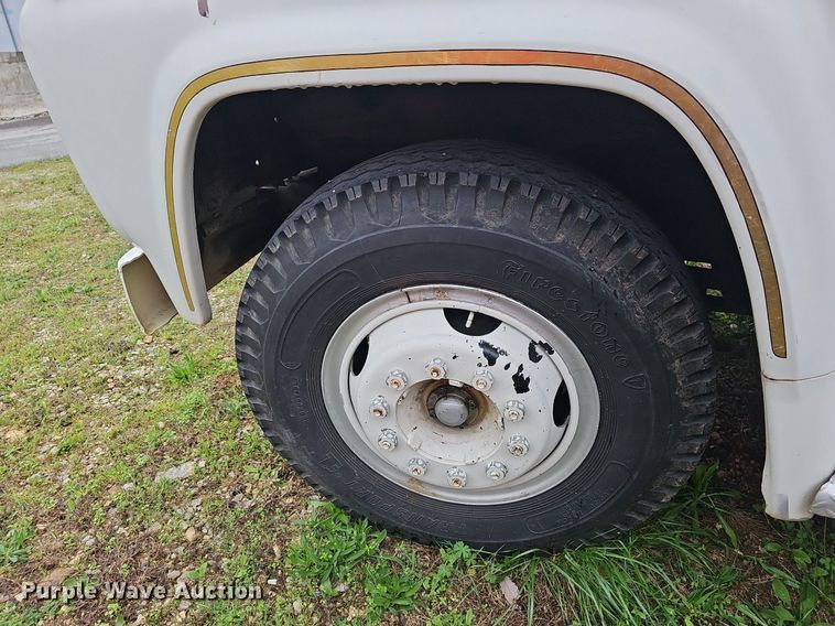 image for item EJ5781 1974 Ford F750 pumper fire truck