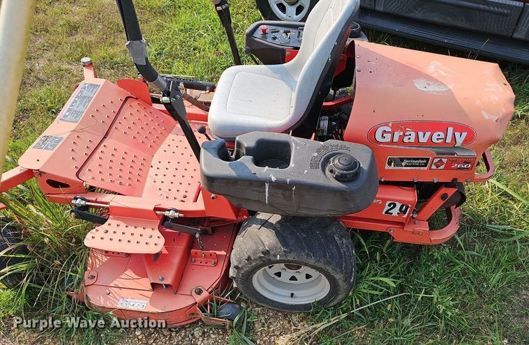 image for item EJ5782 Gravely 992020 ZTR lawn mower