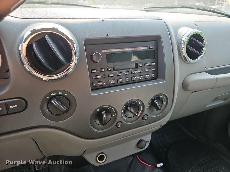 image for item EJ6231 2005 Ford  Expedition XLT SUV