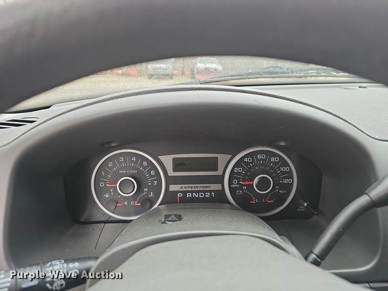 image for item EJ6231 2005 Ford  Expedition XLT SUV