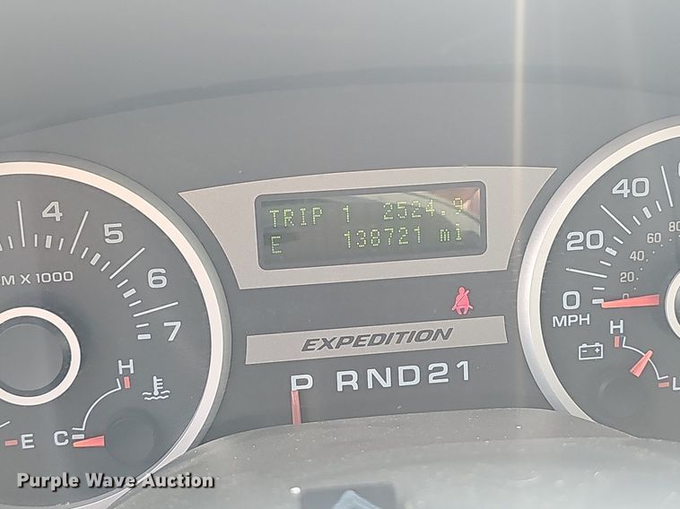 image for item EJ6231 2005 Ford  Expedition XLT SUV