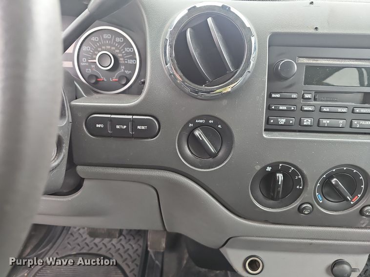 image for item EJ6231 2005 Ford  Expedition XLT SUV