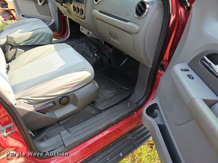 image for item EJ6231 2005 Ford  Expedition XLT SUV