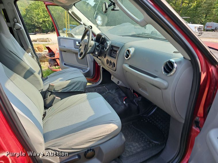 image for item EJ6231 2005 Ford  Expedition XLT SUV